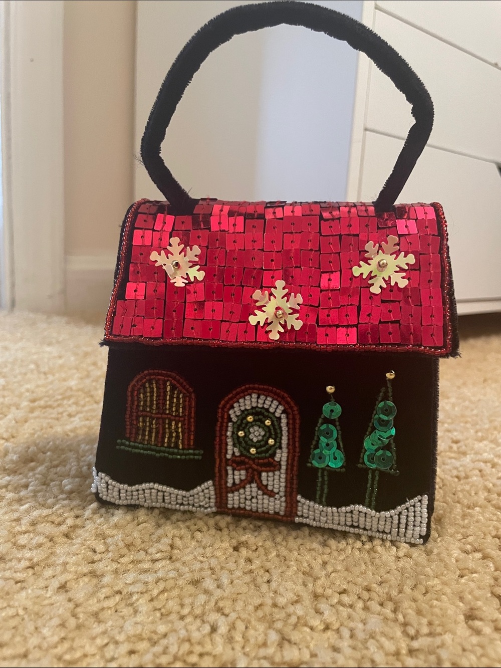 Holiday Sequin Gingerbread House Handbag - Red